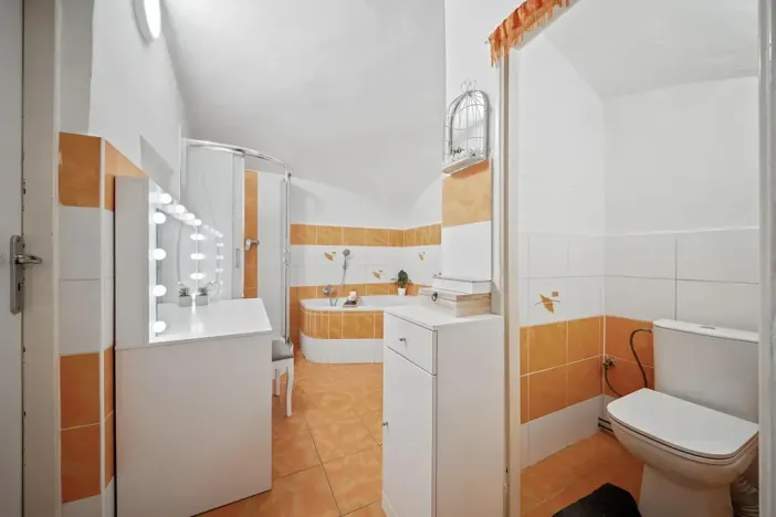 Prodej rodinného domu, Uhersko, 173 m2