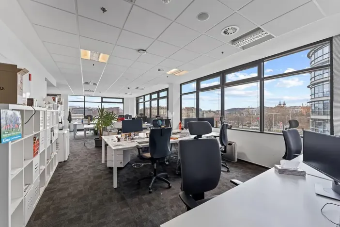 Pronájem kanceláře, Praha - Holešovice, U garáží, 158 m2