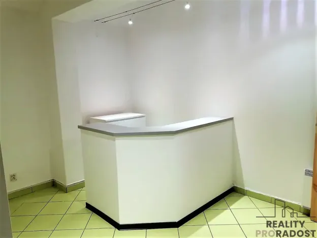 Pronájem komerční nemovitosti, Slaný, Kynského, 30 m2