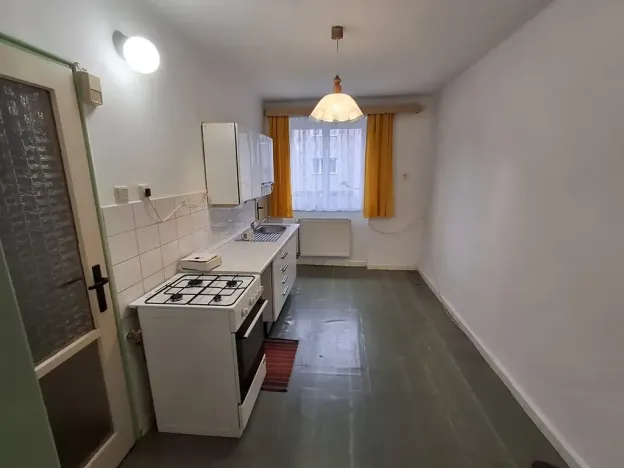 Prodej bytu 2+1, Kynšperk nad Ohří, Zámecká, 56 m2