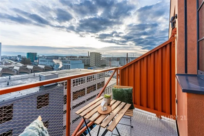 Pronájem bytu 1+kk, Praha, Kolbenova, 33 m2