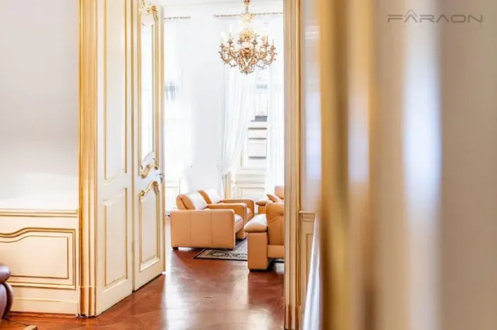 Prodej atypického bytu, Praha - Staré Město, Smetanovo nábřeží, 142 m2