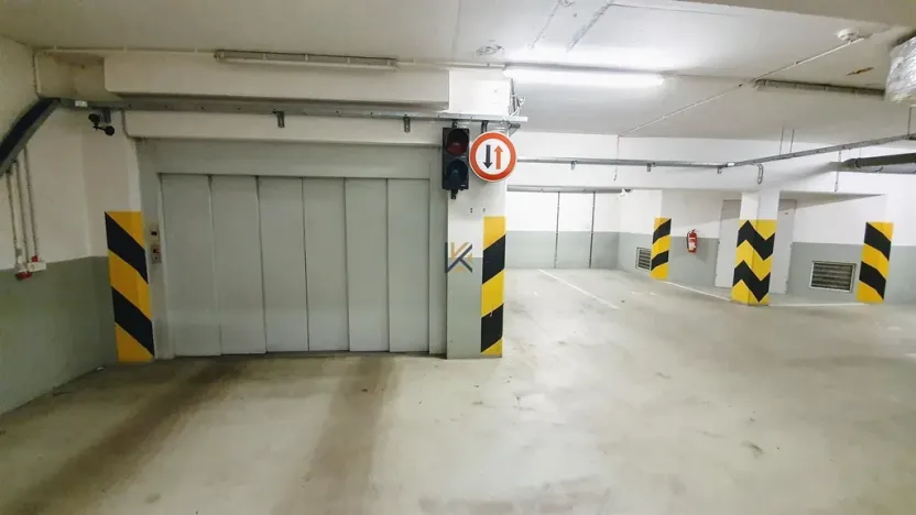 Pronájem komerční nemovitosti, Praha, Táborská, 375 m2