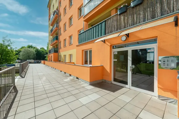 Pronájem bytu 2+kk, Klecany, V Honech, 36 m2