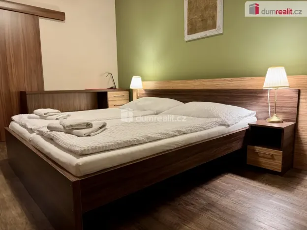 Pronájem restaurace, Topolná, 908 m2