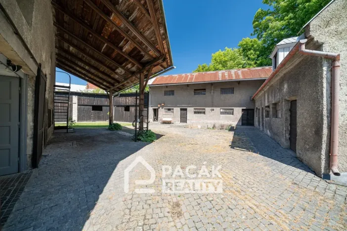 Prodej výrobních prostor, Tršice, 1000 m2