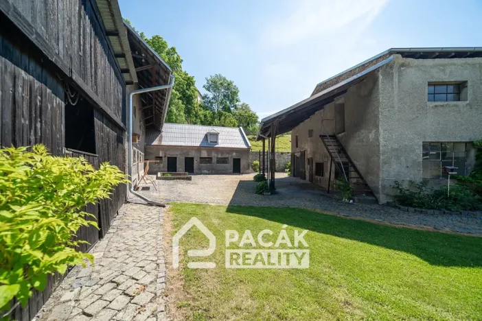 Prodej výrobních prostor, Tršice, 1000 m2