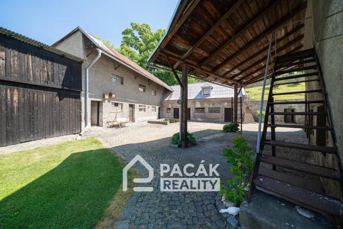 Prodej rodinného domu, Tršice, 700 m2