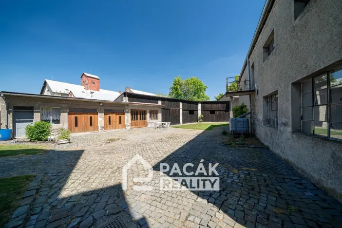 Prodej rodinného domu, Tršice, 700 m2