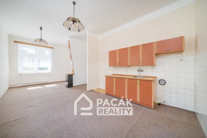 Prodej rodinného domu, Tršice, 700 m2