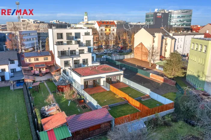 Prodej bytu 2+kk, Hradec Králové - Pražské Předměstí, Gočárova třída, 203 m2