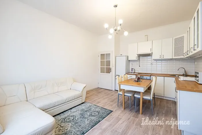 Pronájem bytu 2+kk, Praha - Holešovice, Osadní, 46 m2