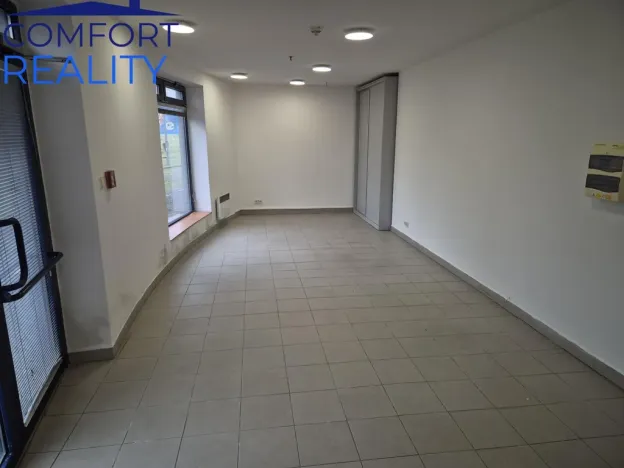 Pronájem komerční nemovitosti, Ostrava - Svinov, náměstí Dr. Brauna, 36 m2