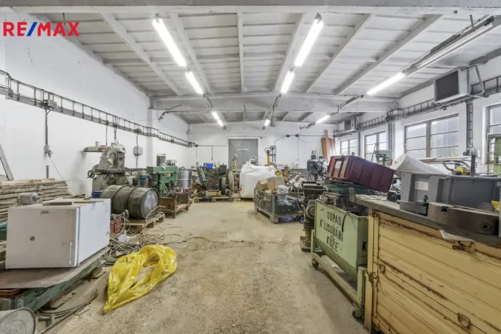 Pronájem skladu, Skuteč, Smetanova, 253 m2