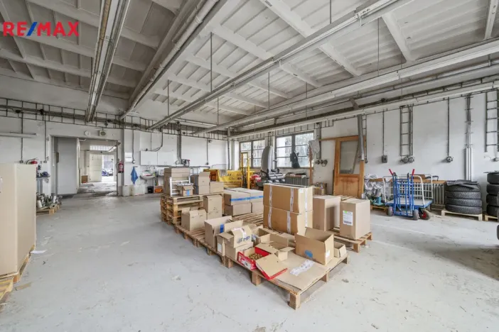 Pronájem skladu, Skuteč, Smetanova, 254 m2