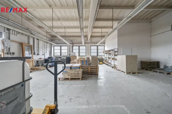 Pronájem skladu, Skuteč, Smetanova, 254 m2