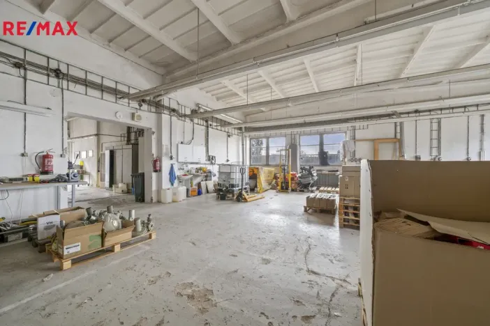 Pronájem skladu, Skuteč, Smetanova, 254 m2