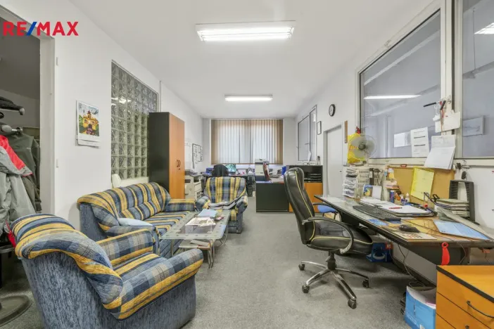 Pronájem skladu, Skuteč, Smetanova, 254 m2