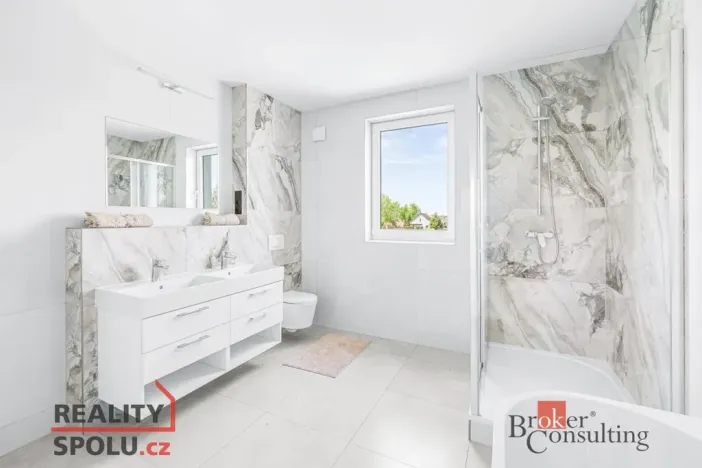 Prodej rodinného domu, Pečky - Velké Chvalovice, Za Statkem, 166 m2