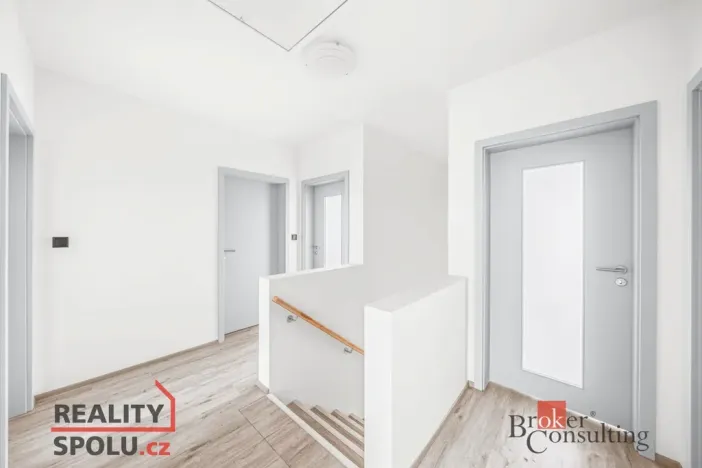 Prodej rodinného domu, Pečky - Velké Chvalovice, Za Statkem, 166 m2