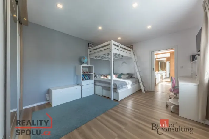 Prodej rodinného domu, Zlonín, U Rybníka, 291 m2