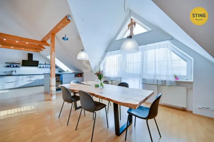 Prodej komerční nemovitosti, Zlín, Kvítková, 609 m2