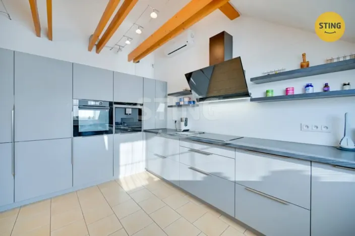 Prodej komerční nemovitosti, Zlín, Kvítková, 609 m2