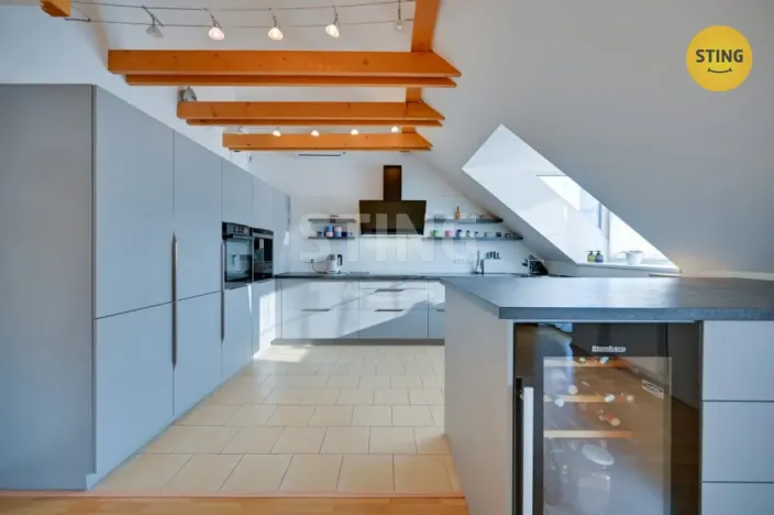 Prodej komerční nemovitosti, Zlín, Kvítková, 609 m2