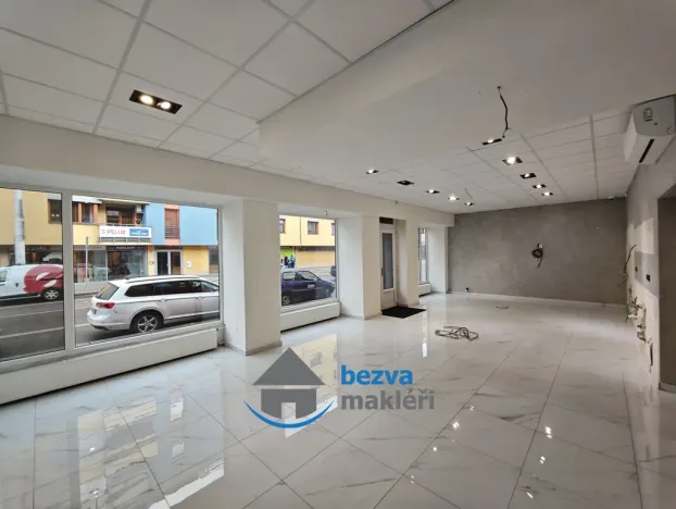 Pronájem obchodního prostoru, Pardubice, Jana Palacha, 100 m2