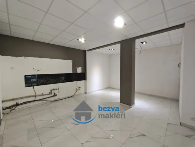 Pronájem obchodního prostoru, Pardubice, Jana Palacha, 100 m2