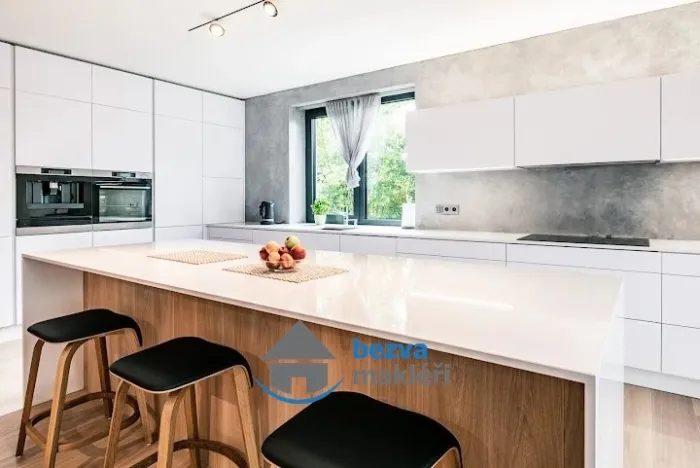 Pronájem obchodního prostoru, Pardubice, Jana Palacha, 100 m2