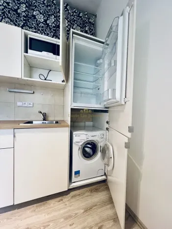 Pronájem bytu 1+kk, Praha - Vršovice, Na spojce, 19 m2