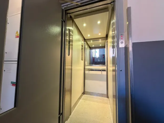 Pronájem bytu 2+kk, Praha, 28. pluku, 58 m2