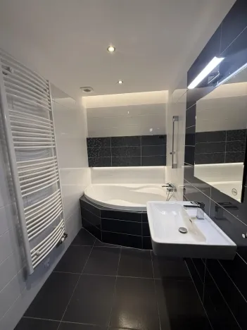 Pronájem bytu 2+kk, Pardubice - Zelené Předměstí, Pod Vinicí, 57 m2