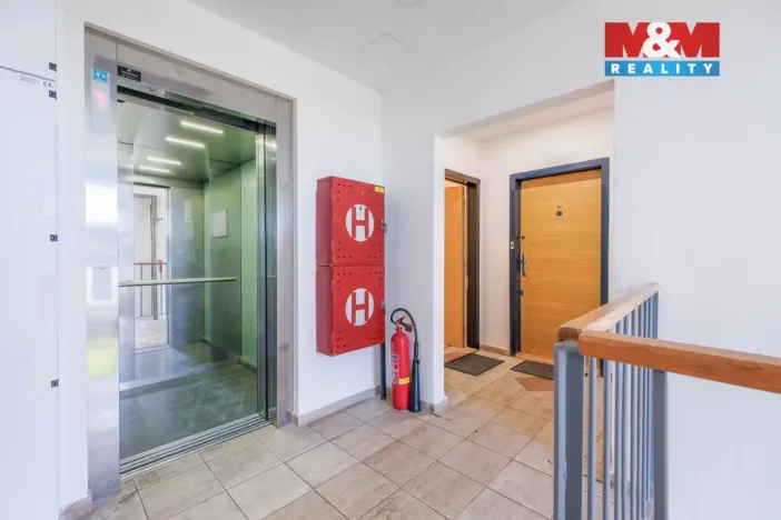 Pronájem bytu 1+kk, Praha - Hlubočepy, Pivcova, 29 m2