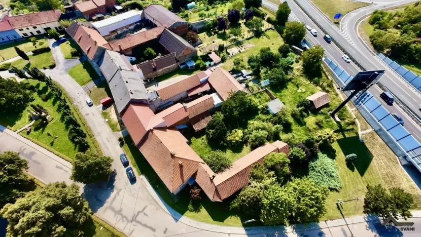 Prodej rodinného domu, Drysice, 349 m2