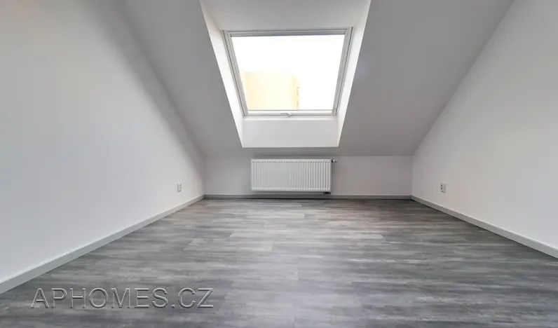 Pronájem bytu 3+kk, Praha - Karlín, Sokolovská, 62 m2