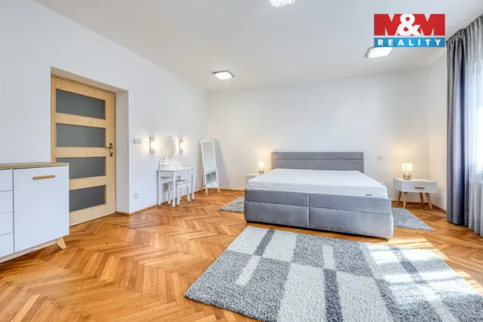 Pronájem bytu 3+1, Plzeň - Jižní Předměstí, Erbenova, 140 m2