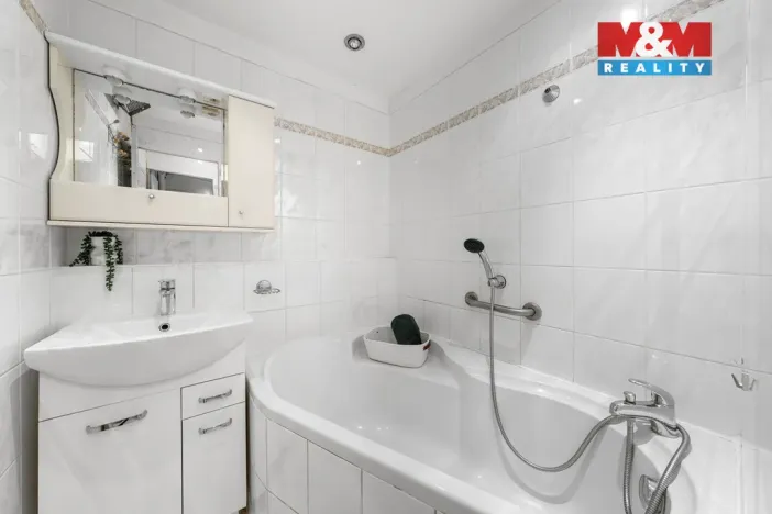 Prodej bytu 2+1, Ústí nad Labem - Severní Terasa, Glennova, 62 m2