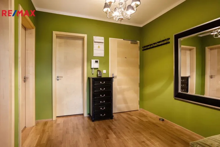 Prodej bytu 2+kk, Karlovy Vary, Libušina, 51 m2