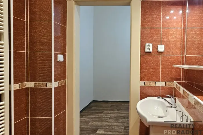 Pronájem bytu 2+kk, Praha - Vysočany, Prouzova, 50 m2