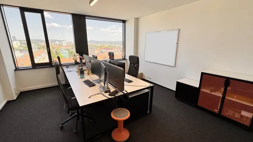 Pronájem kanceláře, Brno, Šumavská, 490 m2