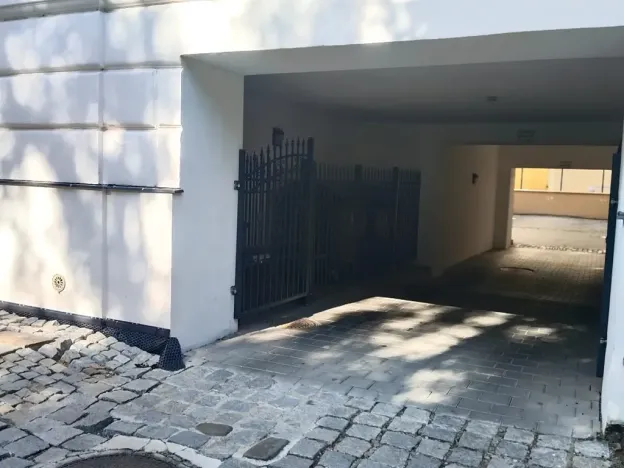 Pronájem garážového stání, Olomouc, 15 m2