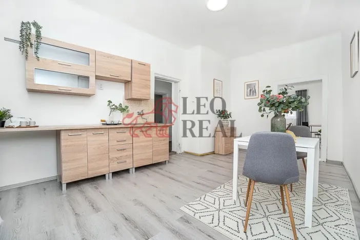 Prodej bytu 3+1, Údlice, Náměstí, 90 m2