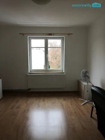 Pronájem bytu 2+1, Karlovy Vary, Kpt. Jaroše, 52 m2