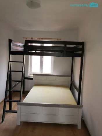 Pronájem bytu 2+1, Karlovy Vary, Kpt. Jaroše, 52 m2