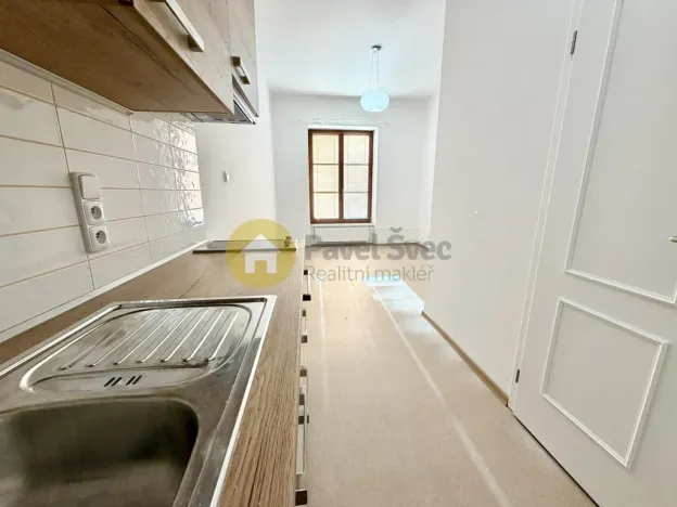 Pronájem bytu 1+kk, Strakonice - Strakonice I, Velké náměstí, 21 m2
