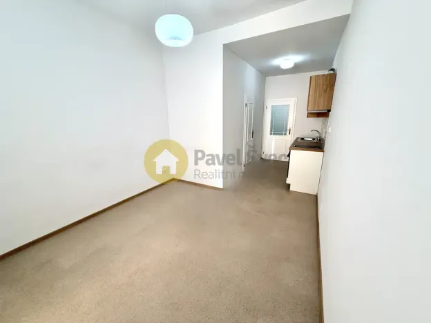 Pronájem bytu 1+kk, Strakonice - Strakonice I, Velké náměstí, 21 m2