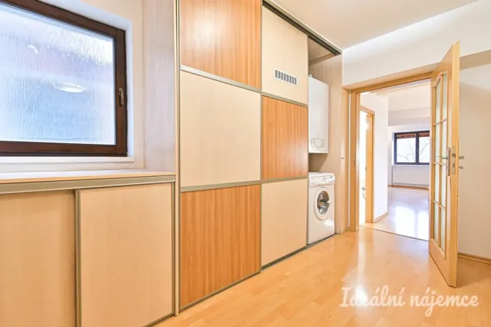 Pronájem bytu 2+kk, Brno, Burešova, 47 m2