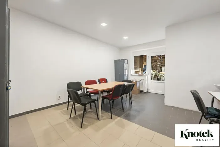 Prodej kanceláře, Račice-Pístovice, 479 m2